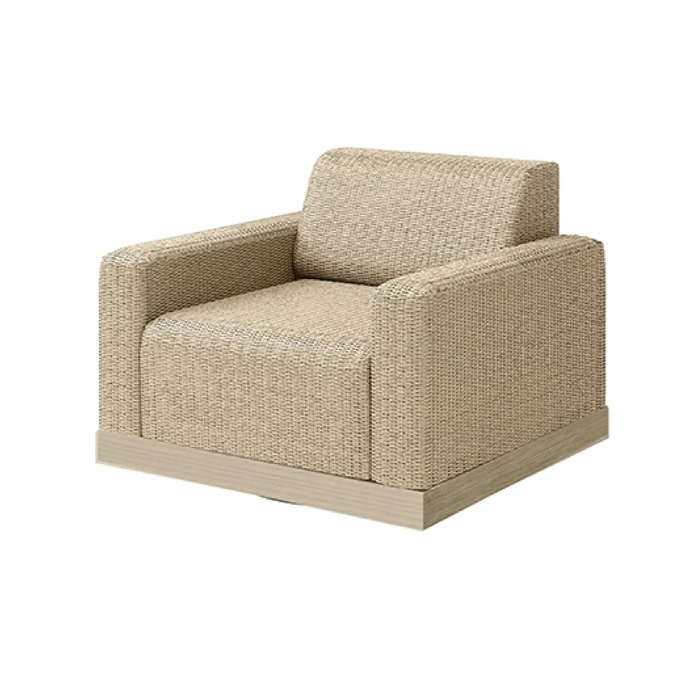 Grande Padded Club Swivel Chair