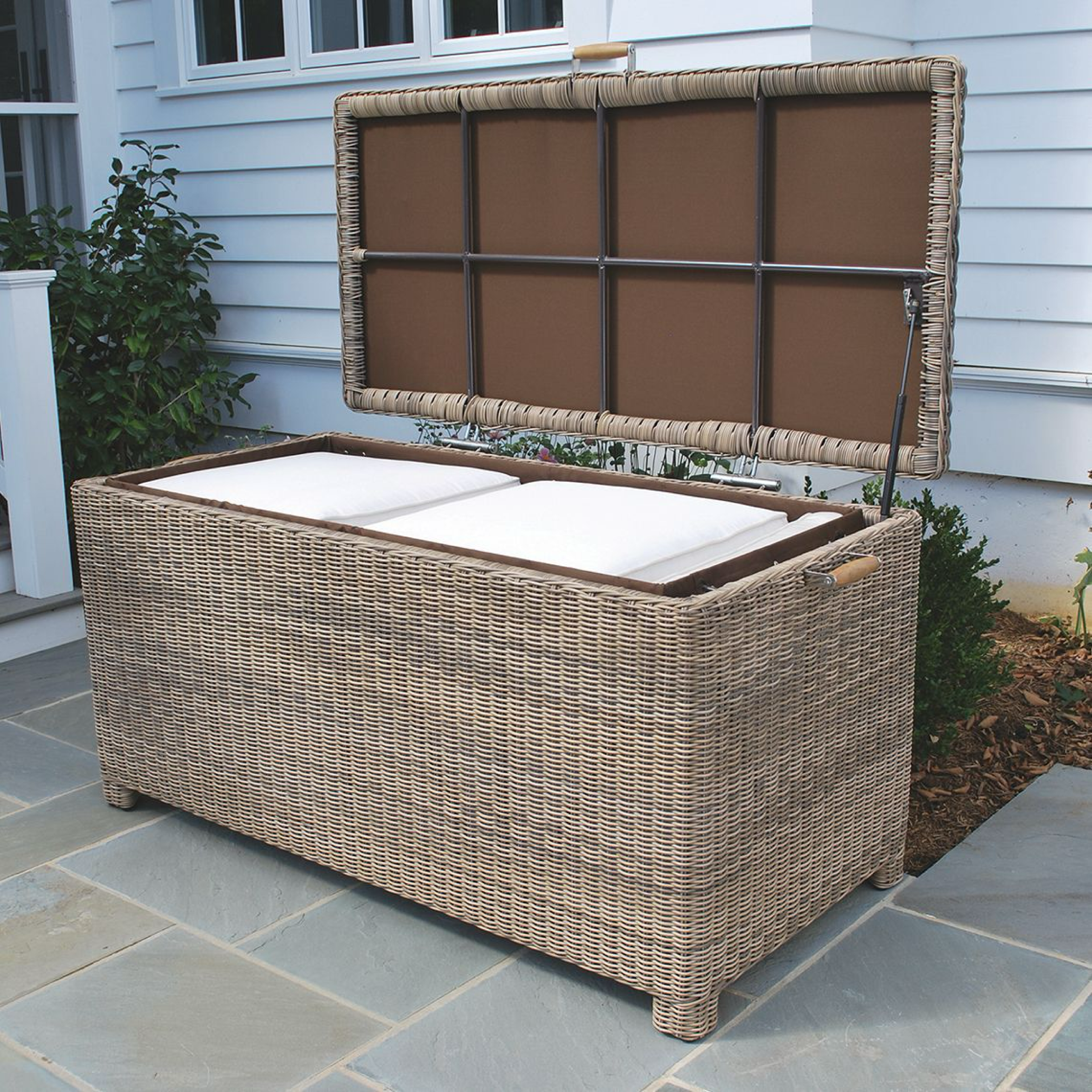 67" Sag Harbor Cushion Box