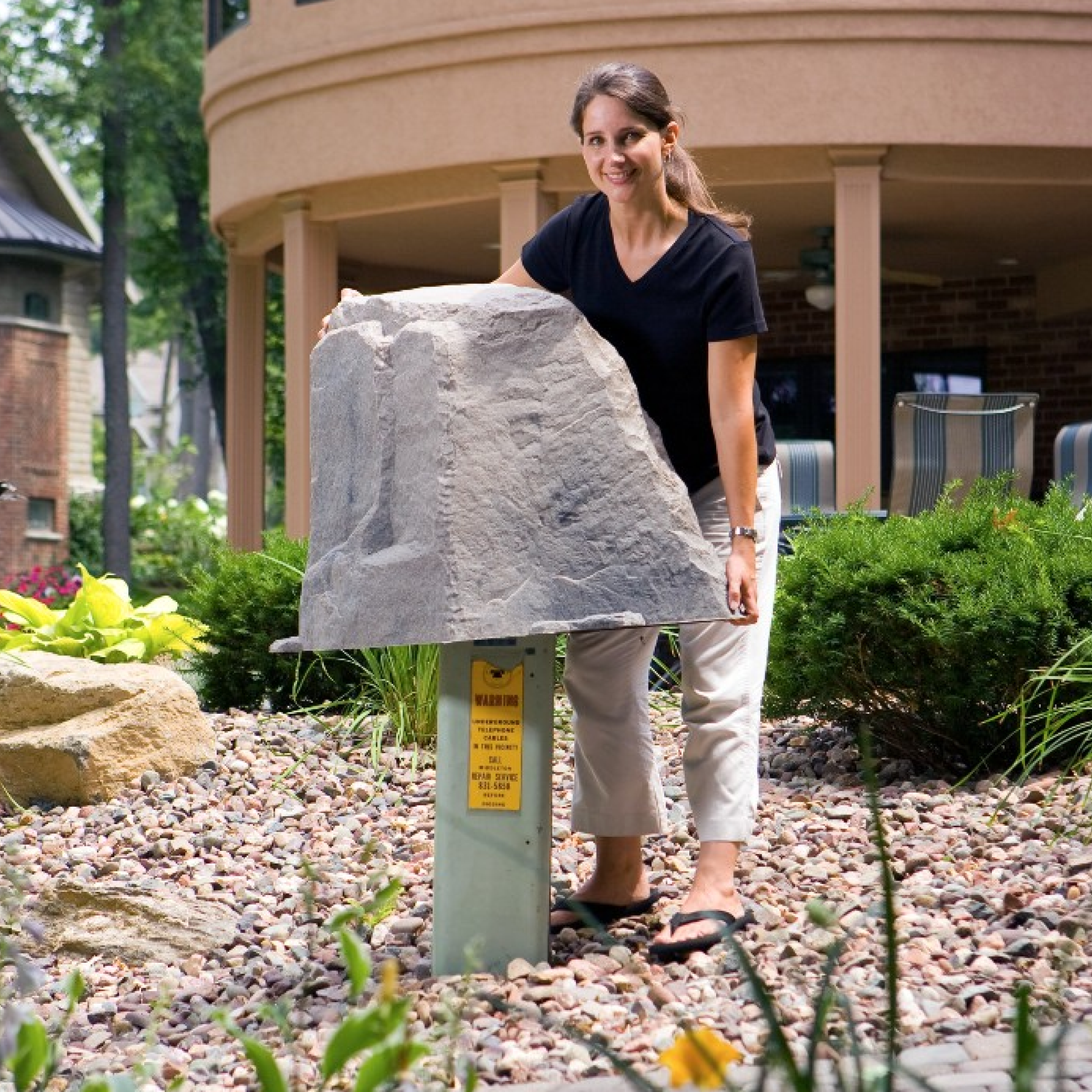 DekoRRa Rock, Model 102, Sandstone, Insulated