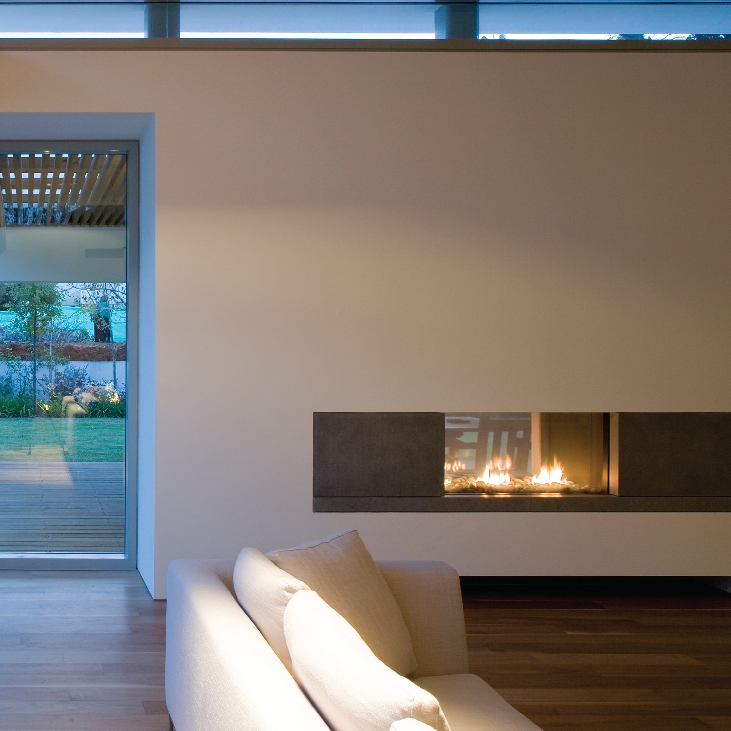 Indoor Outdoor Tunnel (IO) Fireplace