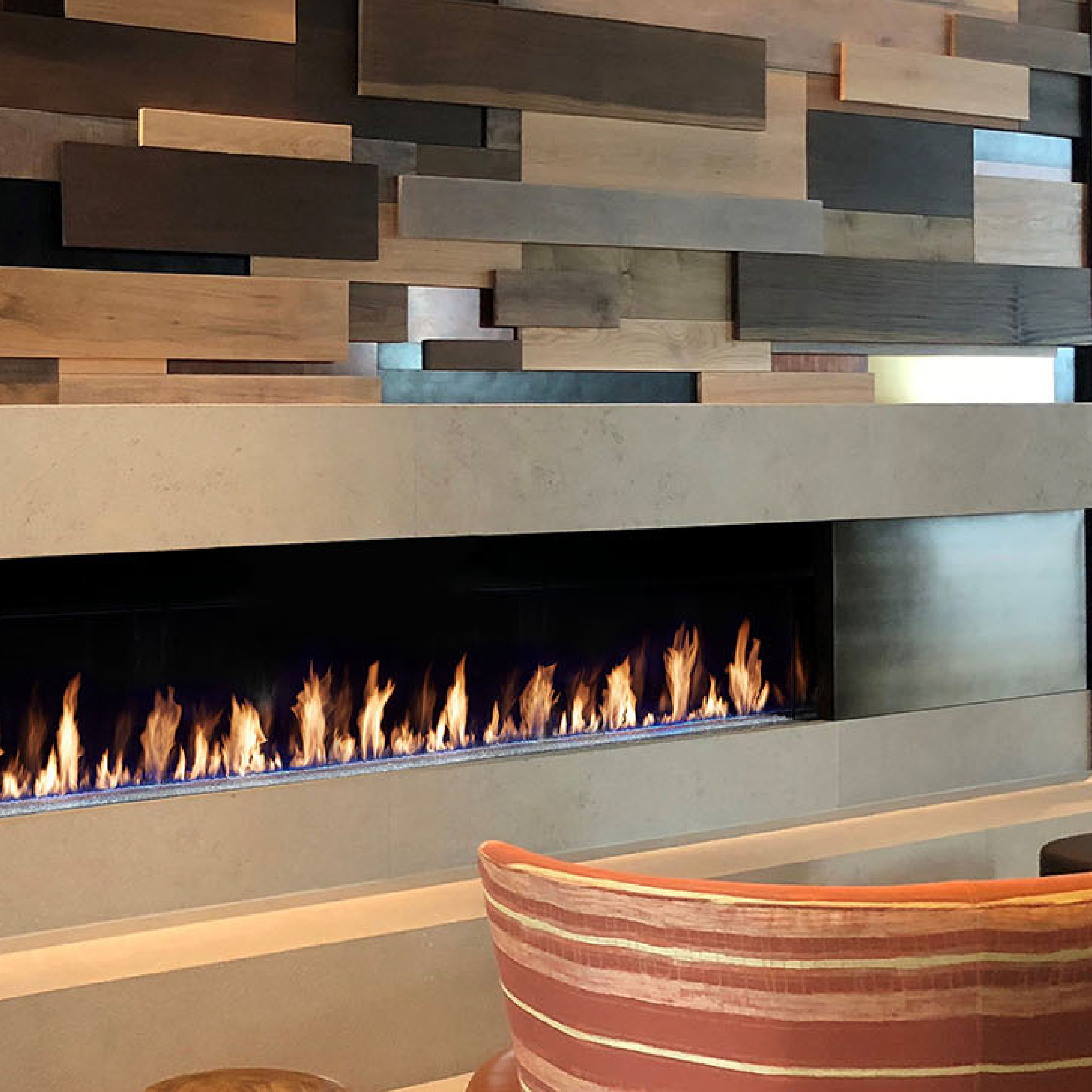 DaVinci Custom Fireplace™ Single-Sided Linear Gas Fireplace