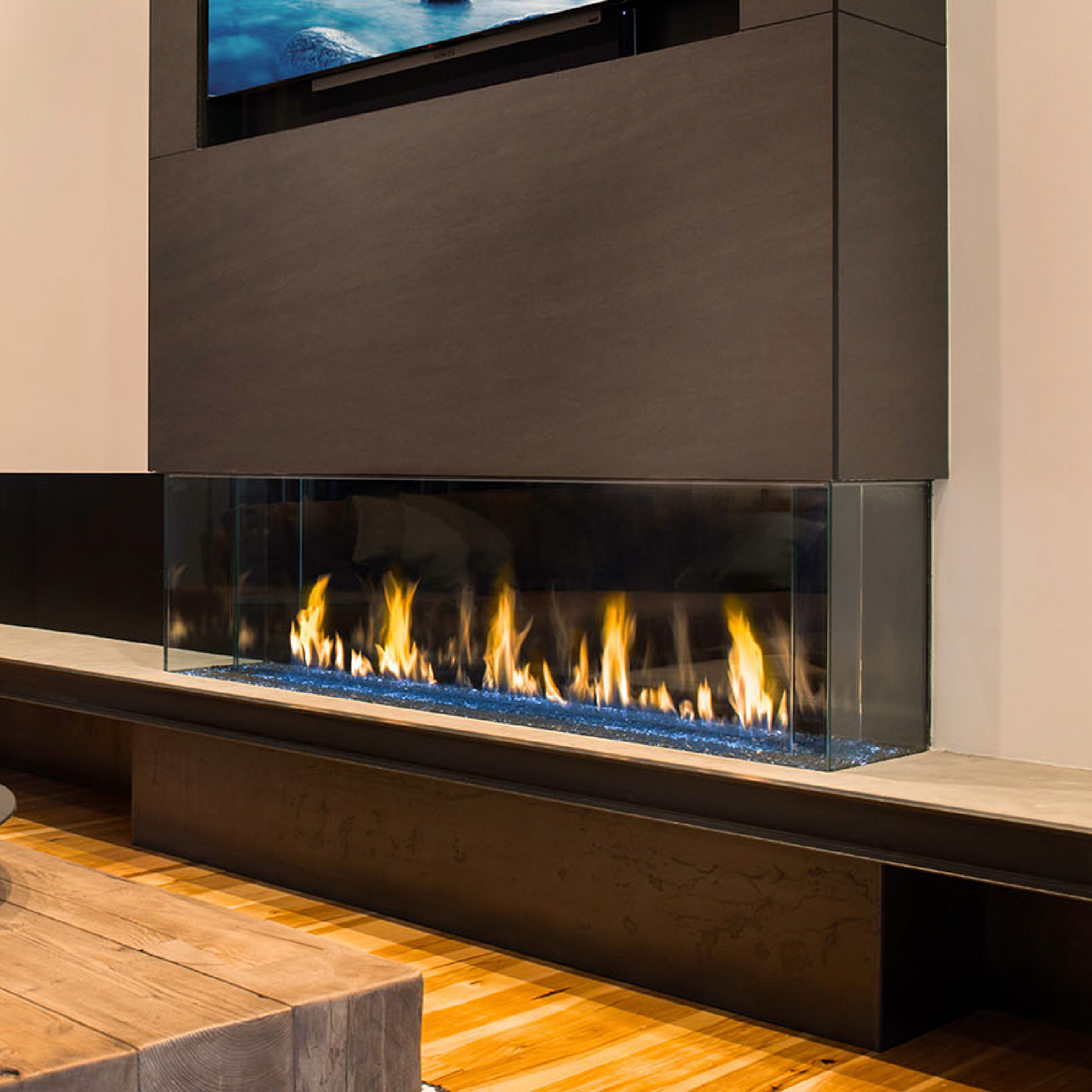 DaVinci Custom Fireplace™ Bay Linear Gas Fireplace