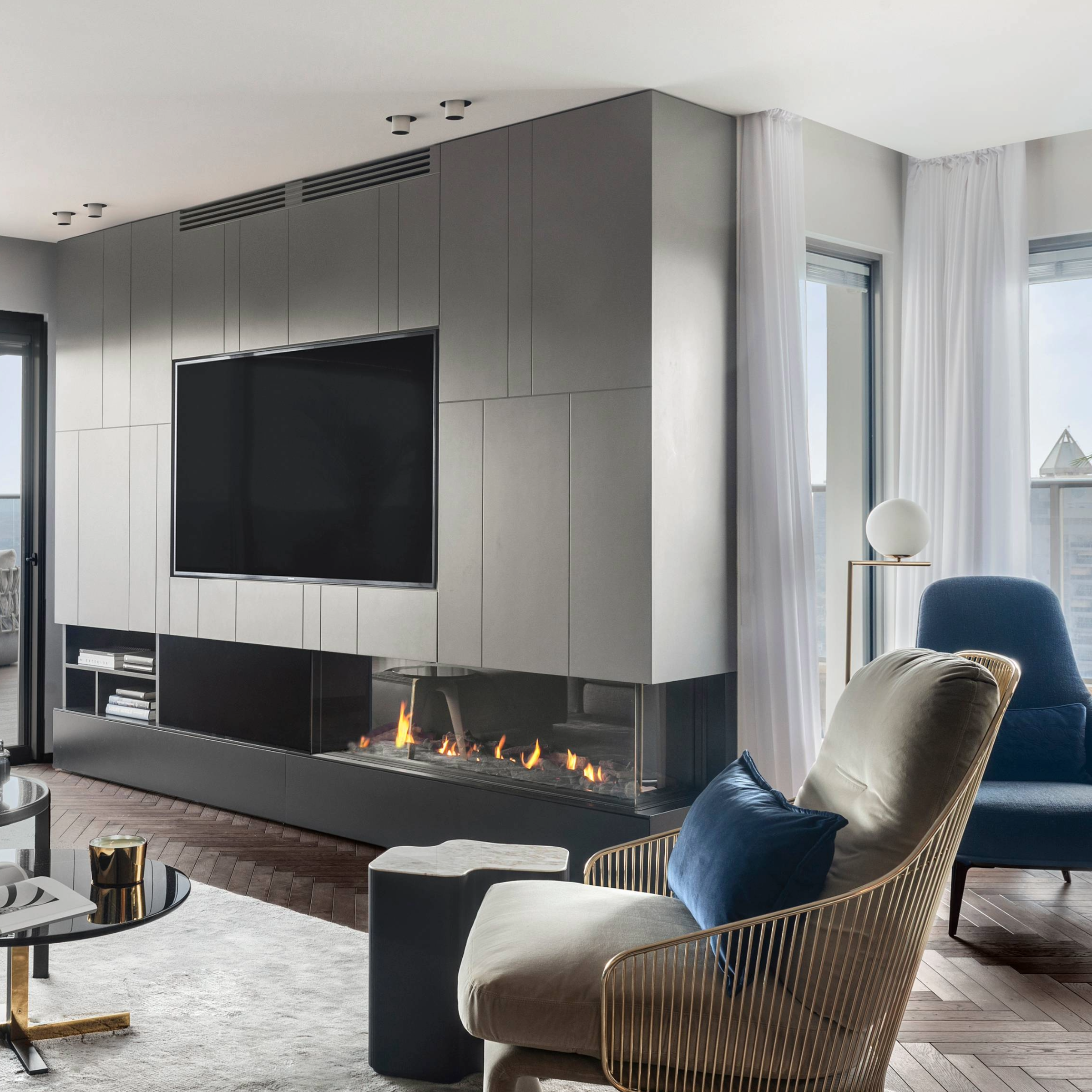 Right Side Corner Fireplace with Standard Burner and Protective Screen
