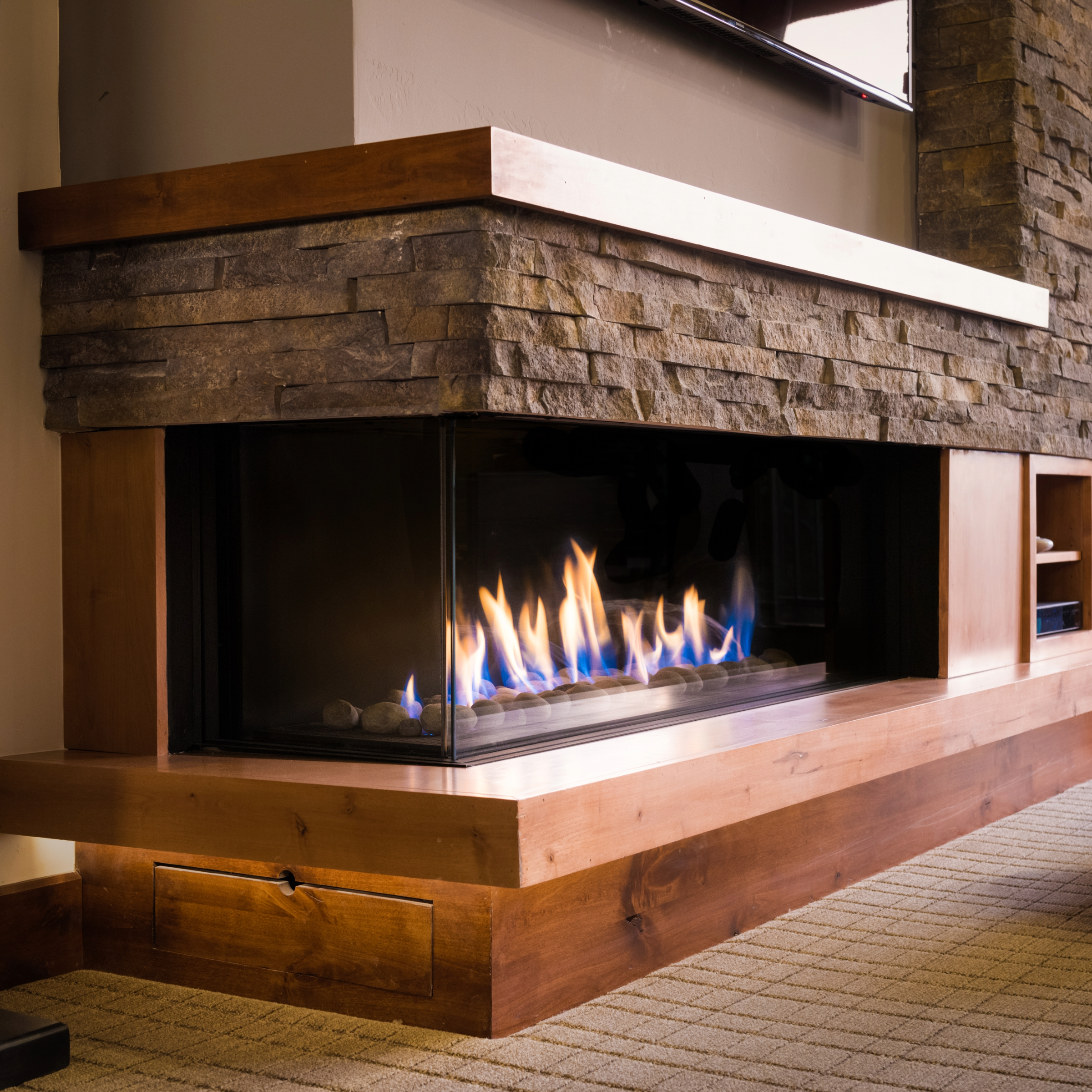 Left Side Corner Fireplace with Standard Burner and Protective Screen