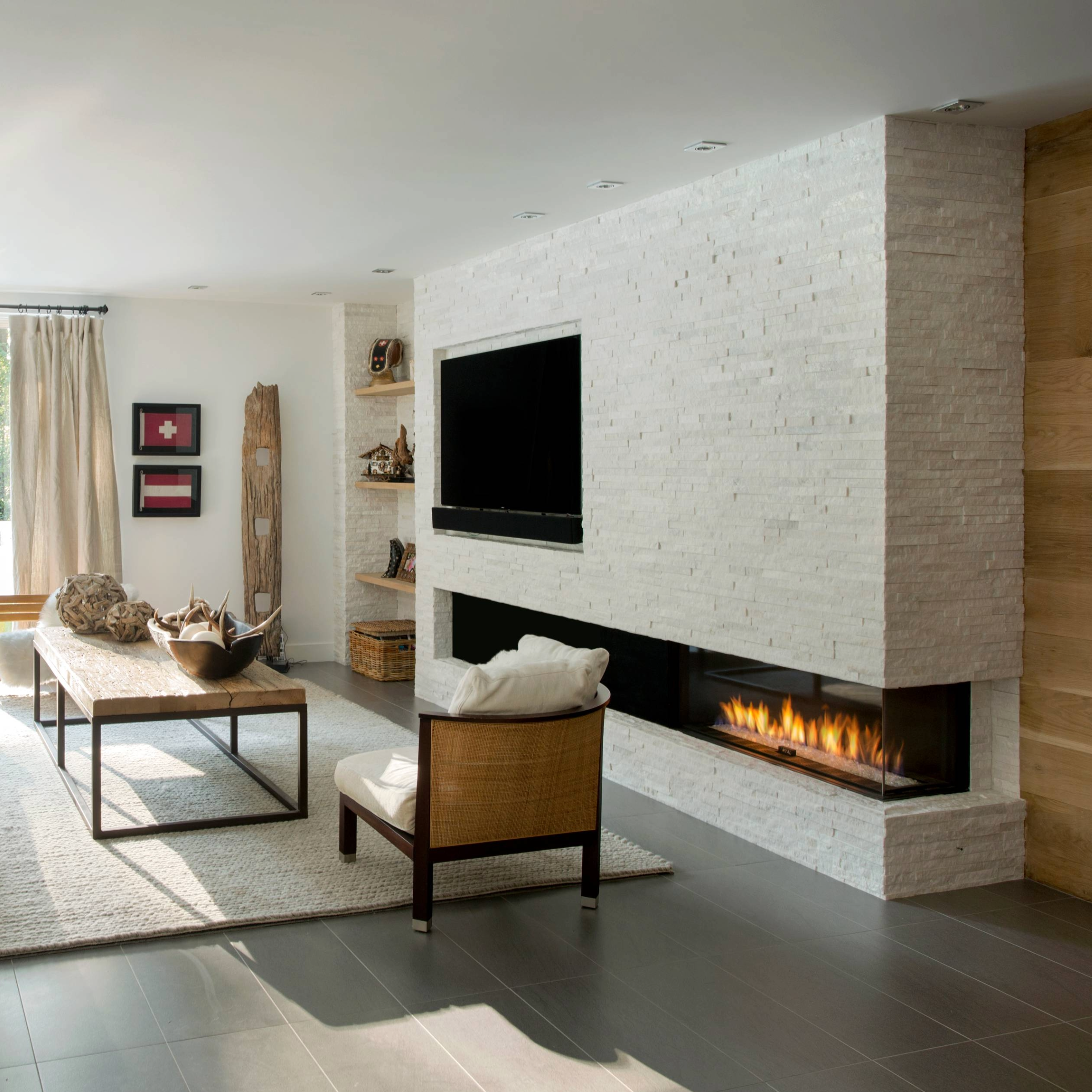 Right Side Corner Fireplace with Standard Burner and Protective Screen