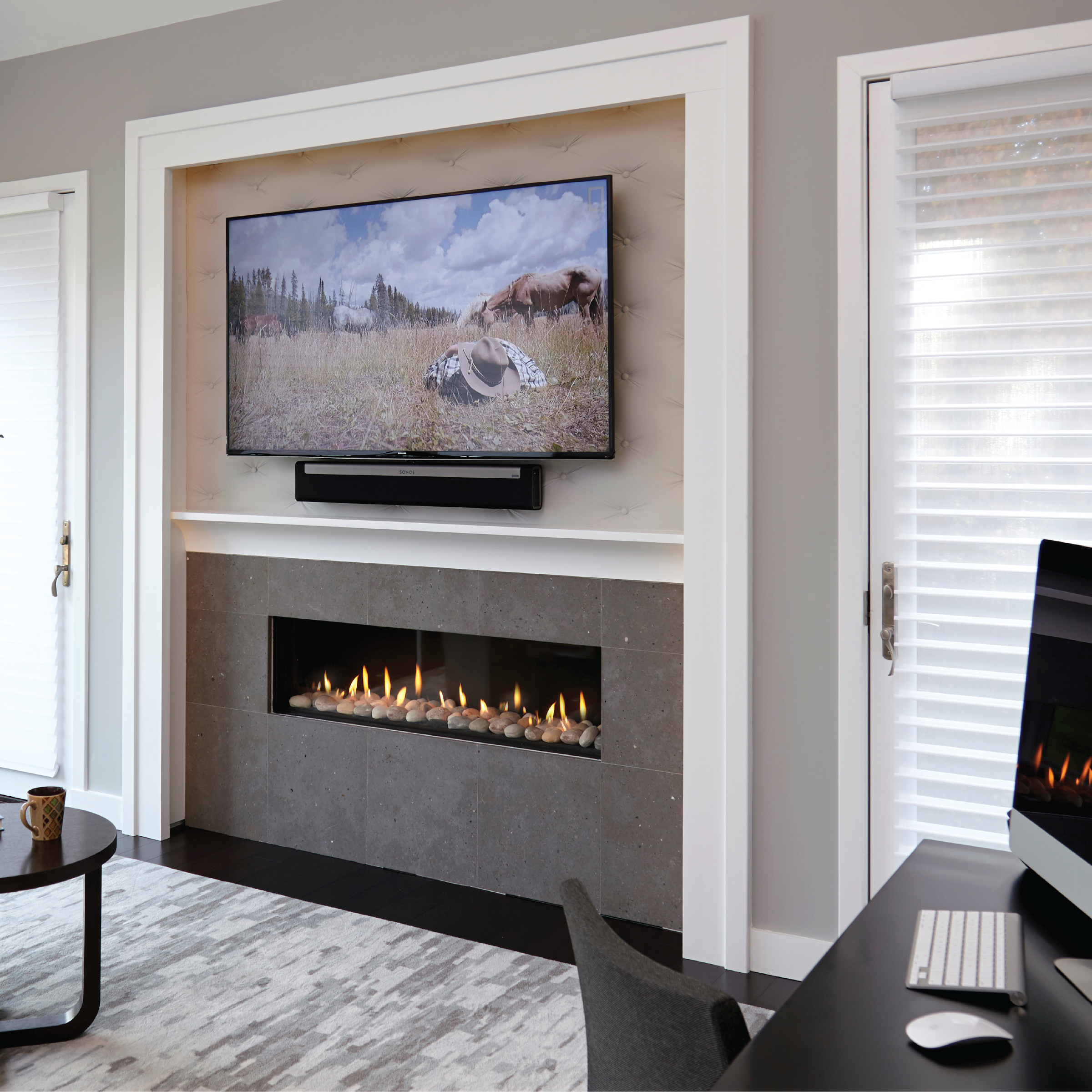 Front Facing Fireplace with Standard Burner and Double Glass