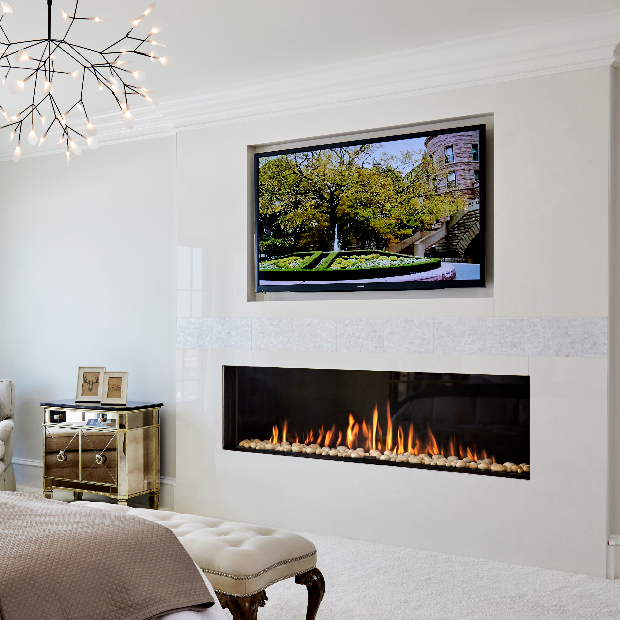 Front Facing Fireplace with Standard Burner and Double Glass
